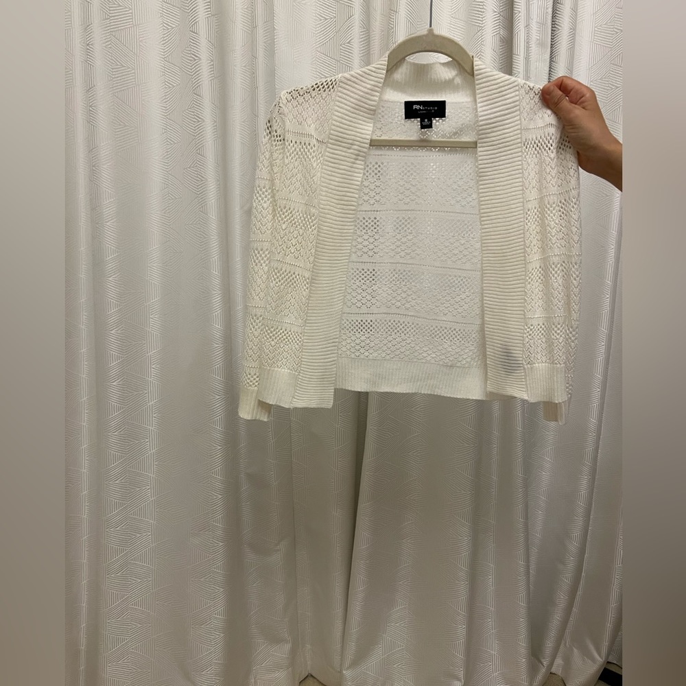 Crochet Knit White Cropped Dress Cardigan. Size Small.